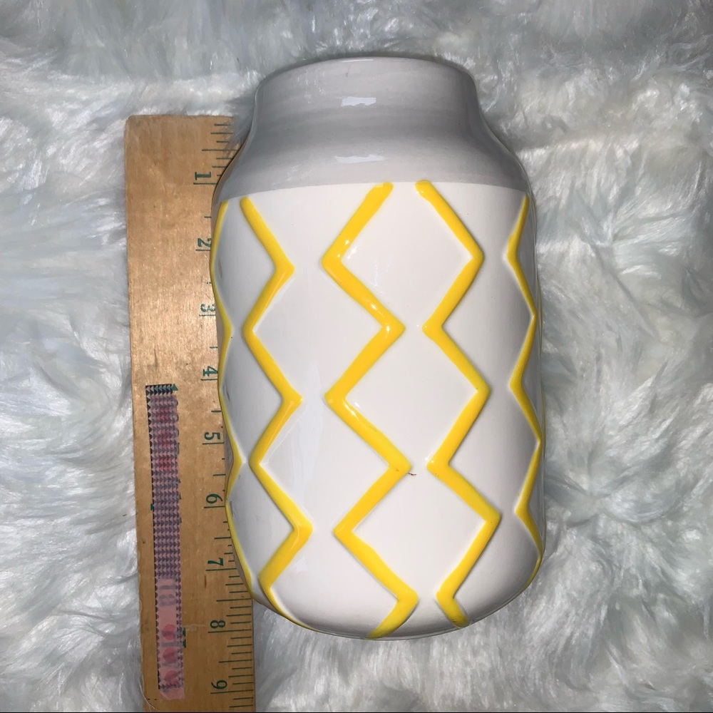 Hello Sunshine Ceramic Vase - Picture 4 of 9